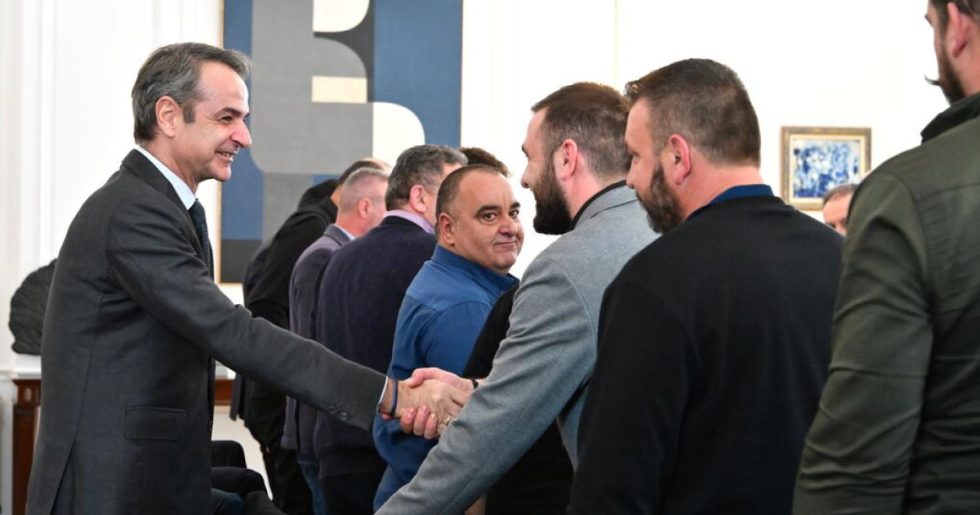 Αντί εμβολιασμού, διαφήμιση... δανεισμού